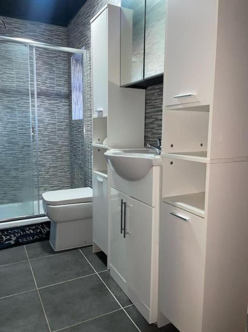 Modern 2 Bedroom Apartment In Derby City Centre Экстерьер фото