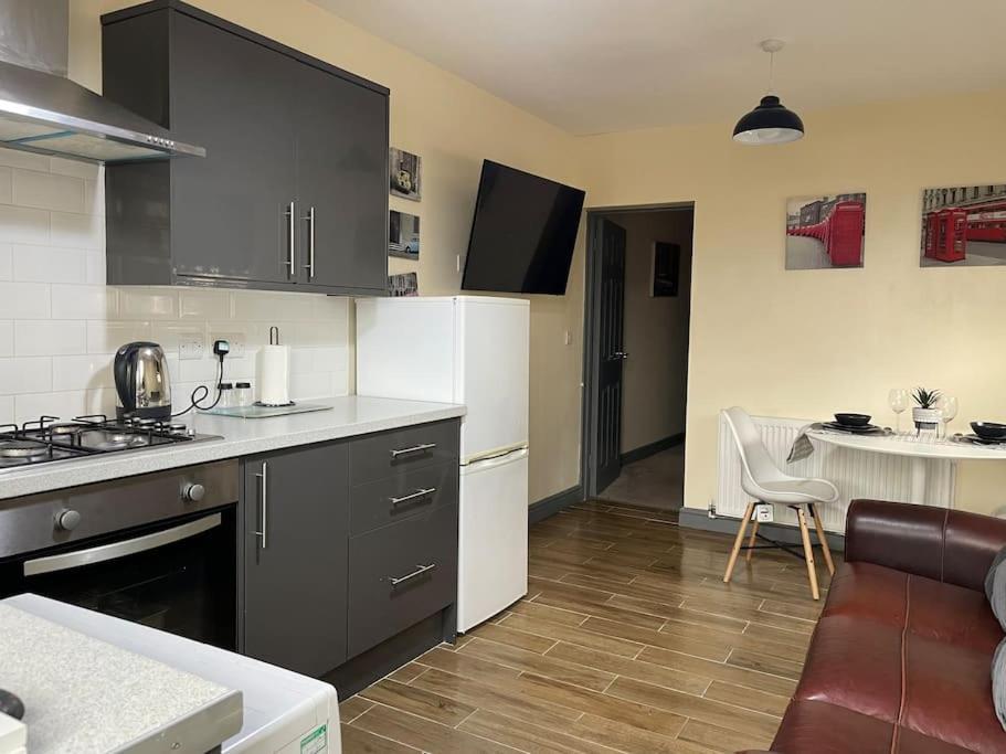 Modern 2 Bedroom Apartment In Derby City Centre Экстерьер фото