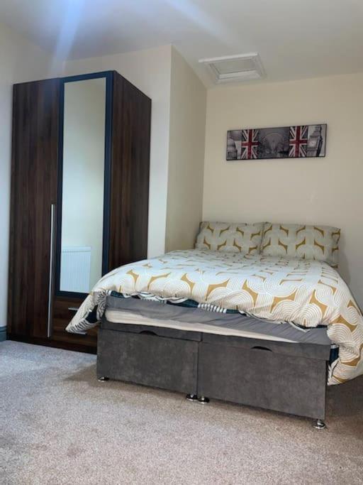 Modern 2 Bedroom Apartment In Derby City Centre Экстерьер фото